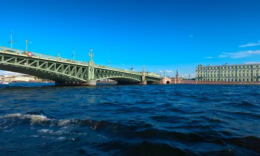 Как новые запреты для катеров и теплоходов изменят сезон белых ночей и где теперь праздновать события на воде