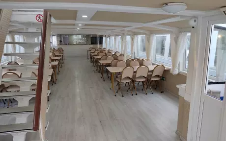 Теплоход Василий